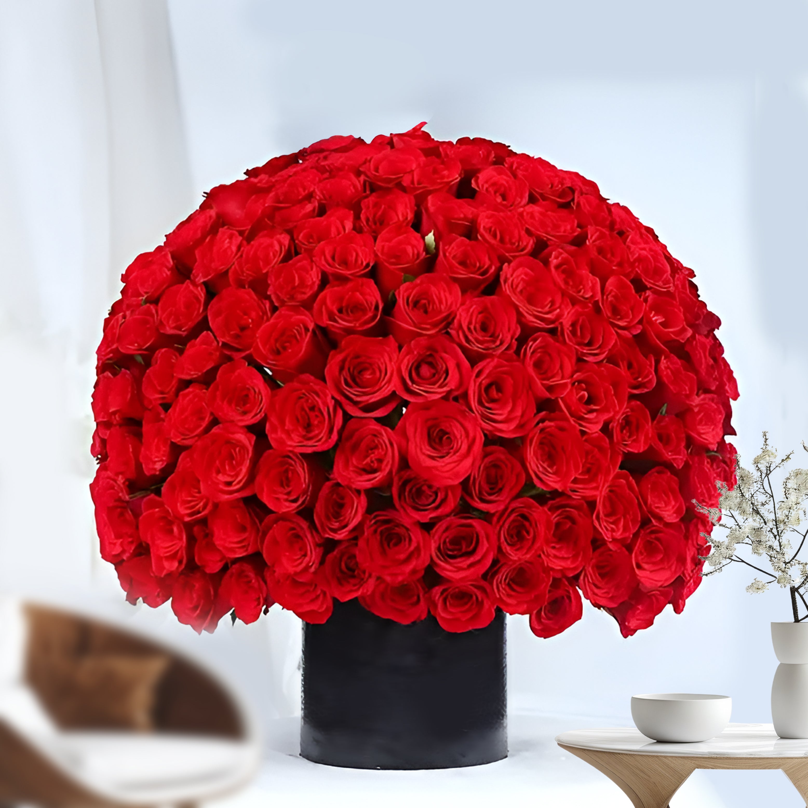 Grand Romance - 100 Premium Roses Box