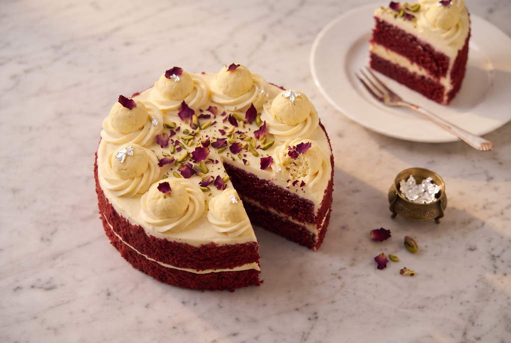 Ruby Rasmalai – Red Velvet Cake 500 g