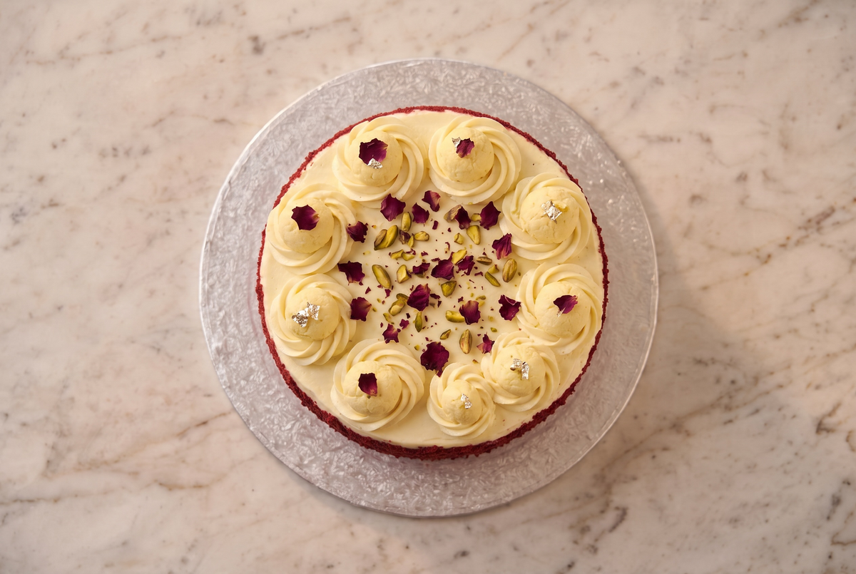 Ruby Rasmalai – Red Velvet Cake 500 g