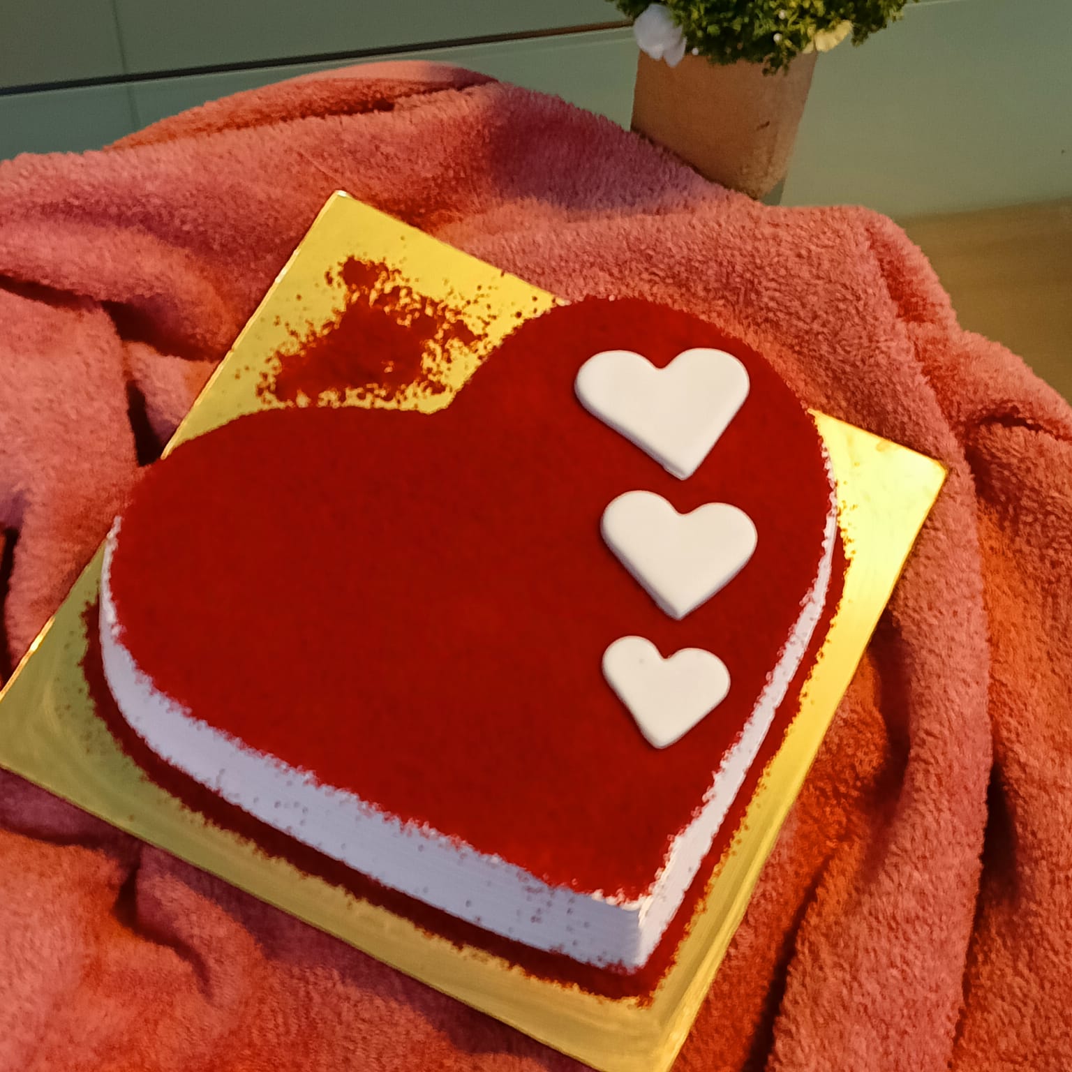 Heart of Love - Red Velvet Heart Shape Cake 500g